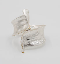 Load image into Gallery viewer, GALLIUM BRACELET - AVAILABLE IN 2 COLORS