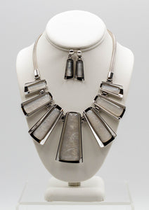 WHITE AND SILVER NECKLACE SET