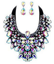 Load image into Gallery viewer, GLAMOUR GIRL BIB NECKLACE SET - OTHER COLORS AVAILABLE
